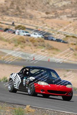 media/Oct-01-2022-Team Topak Racing (Sat) [[f860fb51be]]/2-Inter Low 2/session 2 turn 11/